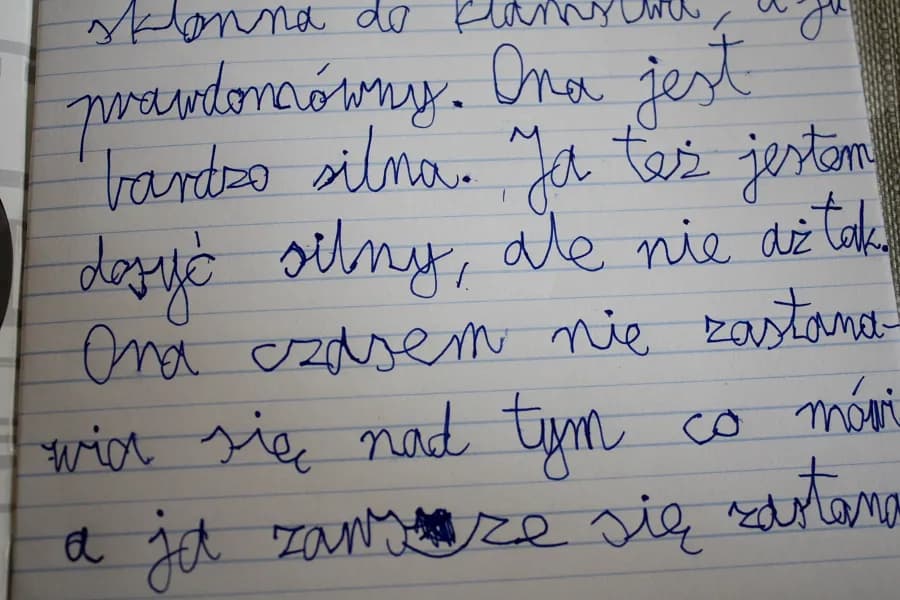 Jak pisać w zeszycie w szeroką linię, aby uniknąć bałaganu i poprawić pismo