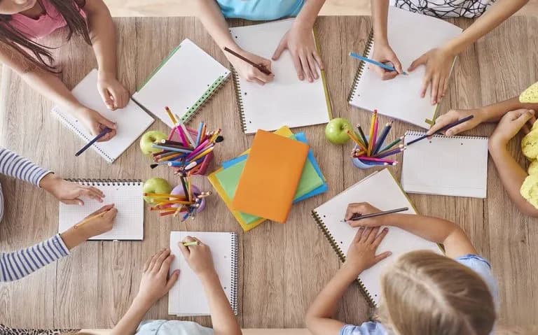 Jaki zeszyt do przyrody w 4 klasie? Oto najlepsze wybory dla ucznia